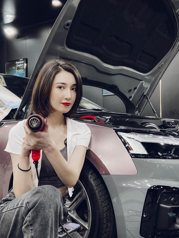 蘇州無二汽車貼膜丨奧迪A5改色冰梅粉