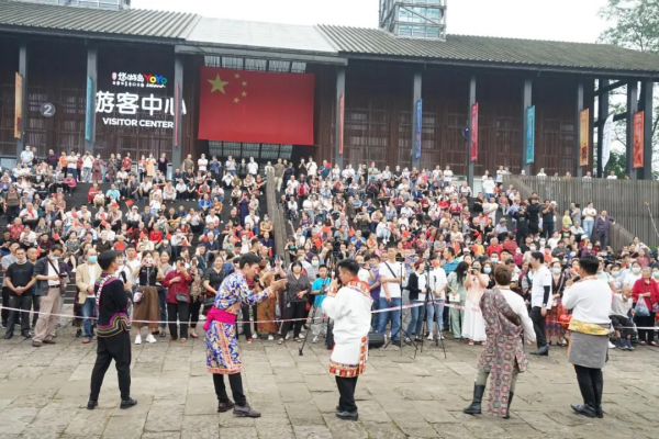 天府古鎮藝術節國慶1+7,豐富多彩的沉浸式演岀燃爆音樂文創古鎮街子! 天府古鎮藝術節國慶1+7,豐富多彩的沉浸式演岀燃爆音樂文創古鎮街子!