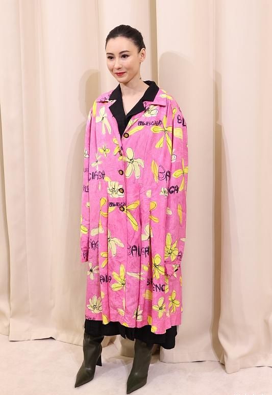 生圖曝光張柏芝的臉徹底崩盤！戚薇老公穿女人打底褲，劉雯換髮型