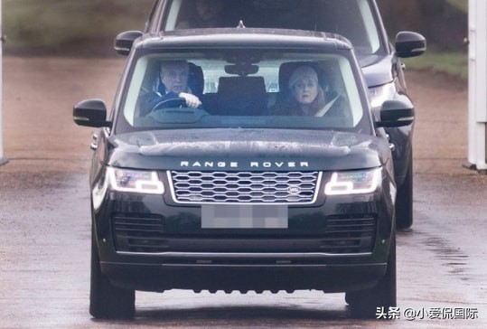 另闢蹊徑，安德魯被貶後帶著前妻去見母親，前王妃比梅根更荒唐