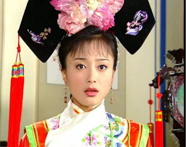 不結婚不生子，42歲依舊單身，秦嵐哪來的底氣？