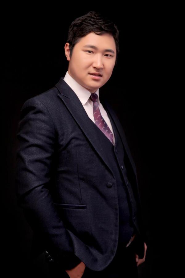 在古玩界，想要被人認可、尊重，取決於你展現出來的價值