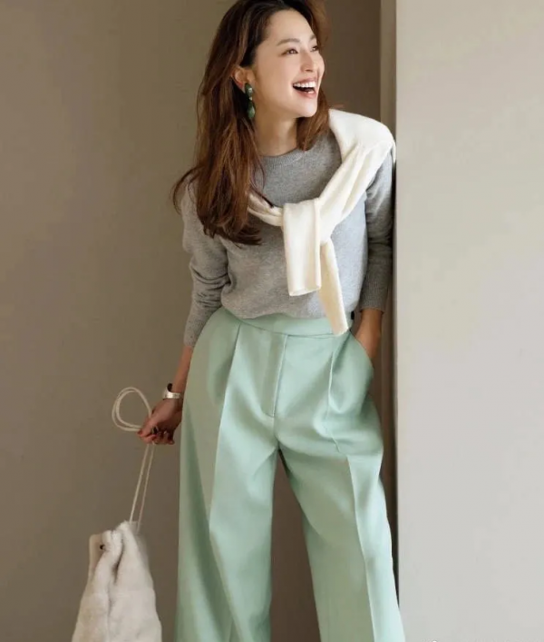 忘掉香芋紫!下半年這個顏色超級火,誰先穿誰高階 忘掉香芋紫!下半年這個顏色超級火,誰先穿誰高階