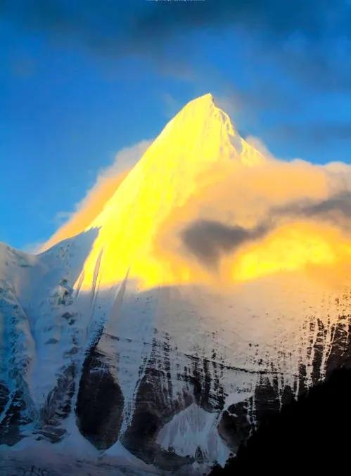 百年一遇日照金山 百年一遇日照金山