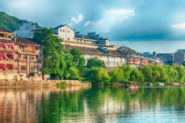 最適合去的24個古鎮！私藏著國內最驚豔的春天好想和你去發呆