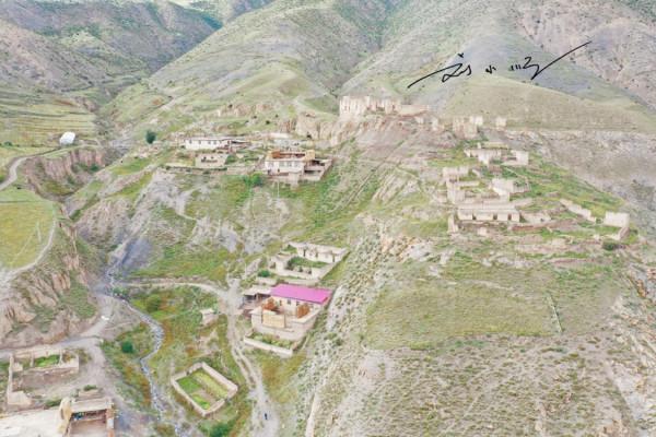 西藏昌都的重要遺址，曾經是進出西藏的咽喉要道，現在卻乏人問津