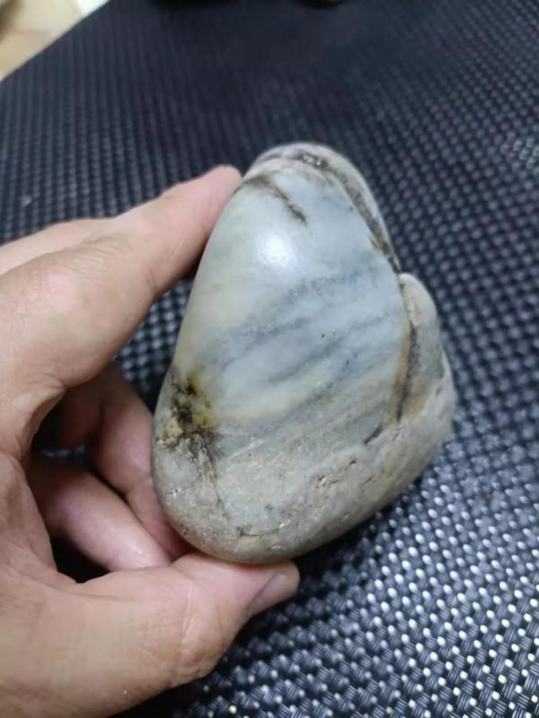 一塊歷經滄桑的醜石 一塊歷經滄桑的醜石