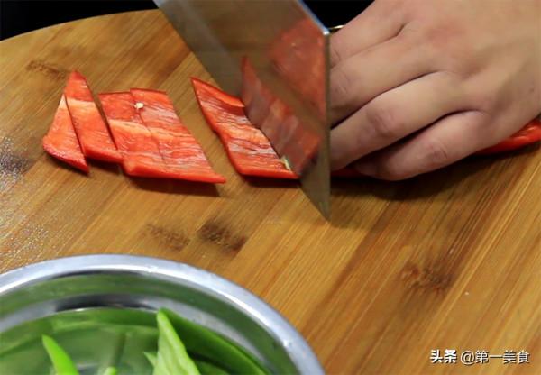 清炒腐竹有竅門,學會這個做法,腐竹勁道無硬芯,清淡不油膩 清炒腐竹有竅門,學會這個做法,腐竹勁道無硬芯,清淡不油膩