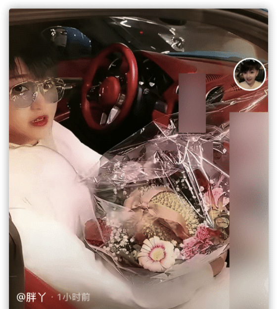 如此高調！趙本山徒弟胖丫出獄賣水果，開百萬豪車送榴蓮被批炫富