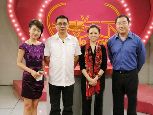 劉莉莉:30多歲相親嫁圈外人,巔峰期放棄事業,女兒是她的驕傲 劉莉莉:30多歲相親嫁圈外人,巔峰期放棄事業,女兒是她的驕傲