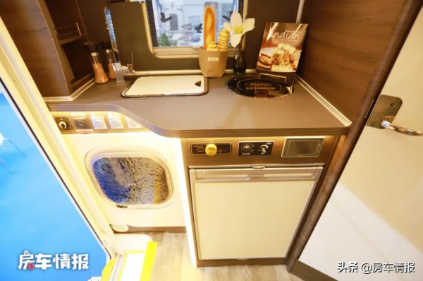 大空間的亞特房車,生活區面積達11平米,水電充沛全家旅行無憂 大空間的亞特房車,生活區面積達11平米,水電充沛全家旅行無憂