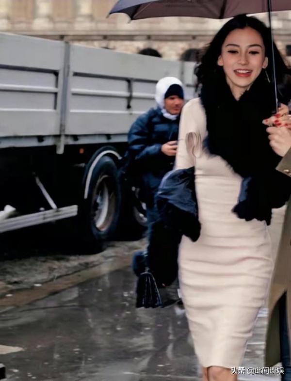 五位女藝人撐傘照，劉亦菲有書香氣，倪妮風情萬種