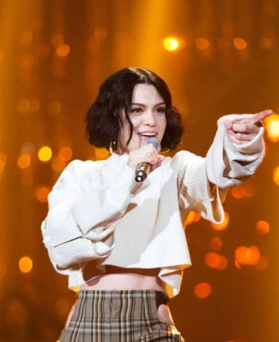 結石姐自曝不幸感染新冠，此前剛經歷流產之痛，哽咽吐槽諸事不順