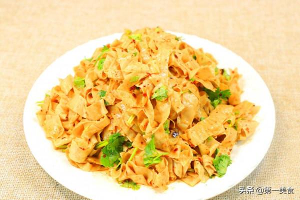 河南特色美食“涼拌人造肉”,廚師長秘製料汁,酸辣勁道又開胃 河南特色美食“涼拌人造肉”,廚師長秘製料汁,酸辣勁道又開胃