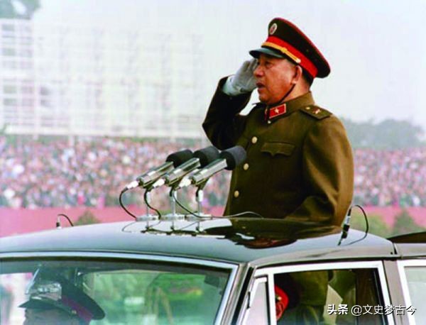 1987年，秦基偉卸任北京軍區司令員，誰來接替？老部下扛起了重任