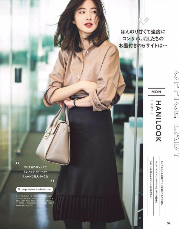 再普通的單品，遇上珍珠項鍊也會變得優雅，有內涵的女人都愛戴