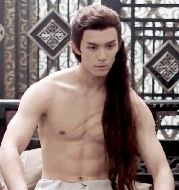 熬過了2021年的“古偶醜男潮”，2022年終於可以上岸狂歡了