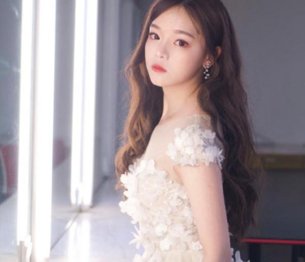 6年前黃霄雲被淘汰,如今憑一首歌“翻身”,節目請她回去當導師 6年前黃霄雲被淘汰,如今憑一首歌“翻身”,節目請她回去當導師