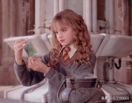 前男友數量堪比黴黴，拒絕王子後，哈利波特女主又有新戀情