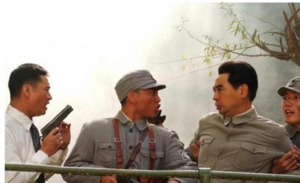 1937年,周恩來在延安遇刺,11名警衛壯烈犧牲,到底誰如此大膽? 1937年,周恩來在延安遇刺,11名警衛壯烈犧牲,到底誰如此大膽?