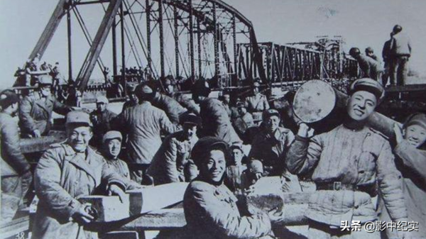 看完長津湖戰報，斯大林將36個師的裝備支援中國，產生深遠的影響