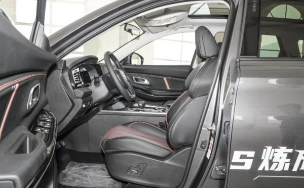 預算10萬左右選SUV，歐尚X7PLUS怎麼樣，哪款車型更實惠？