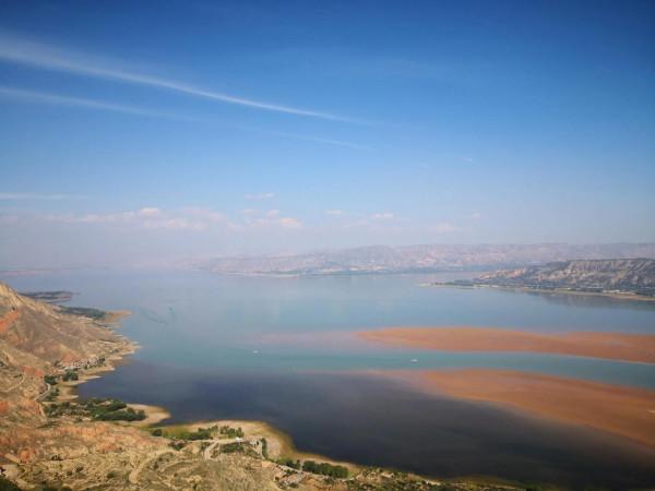 甘肅永靖炳靈湖的灘塗 甘肅永靖炳靈湖的灘塗