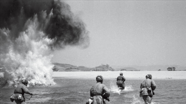 志願軍休整途中，師長聽到炮聲，自作主張打阻擊，拯救10萬友軍