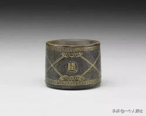 琳琅滿目的扳指