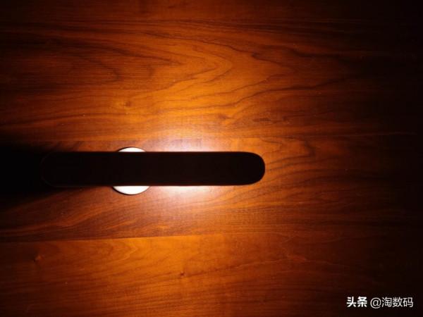 國貨內卷無情：￥13塊錢的3色溫2400mAh充電式觸控檯燈開箱曬個單