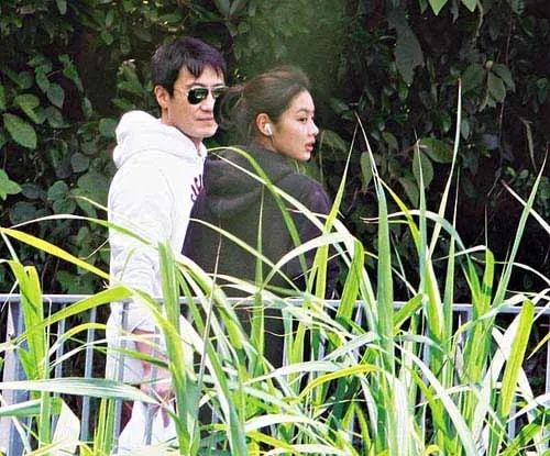 到底是什麼魅力，讓黎明甘心被她敗掉7個億，分手費更是“天價”