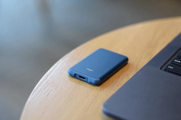 固態硬碟只有打火機大小,體驗後發現速度超出想象 固態硬碟只有打火機大小,體驗後發現速度超出想象