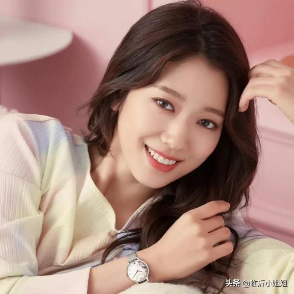 樸信惠，韓國實力派演員，女主專業戶，清新氣質散發女神氣息