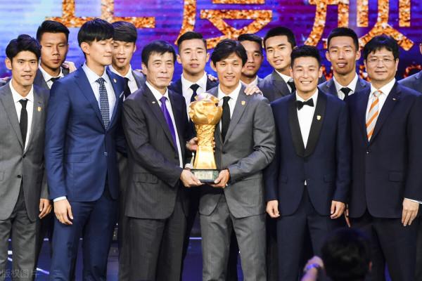 中超末輪將進行頒獎典禮:陳戌源出席,泰山現場領取火神杯 中超末輪將進行頒獎典禮:陳戌源出席,泰山現場領取火神杯