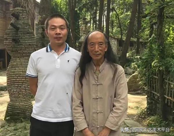 高薪男子隱居山林20年，親手復原了心馳神往的“夜郎國”建築原貌