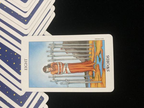 今日塔羅：或許她自己也樂在其中