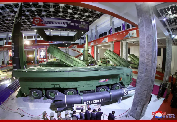 人類已無法阻擋，朝鮮公開高超聲速導彈，“朝鮮版東風17”？