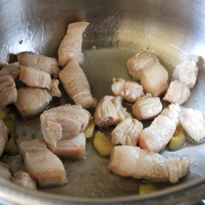 做了十年的豆角粉條紅燒肉,這做法才叫香 做了十年的豆角粉條紅燒肉,這做法才叫香