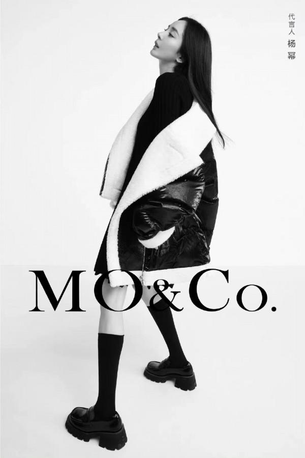 楊冪終於有了新爆款！把羽絨服徹底穿火，這才是冬日的有效穿搭