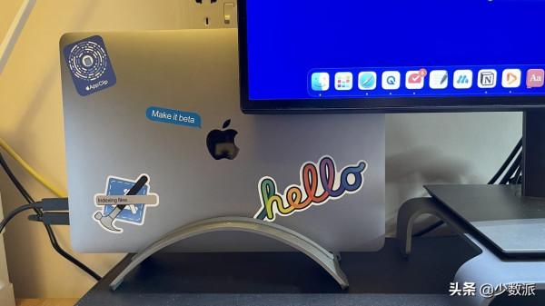 來分享 5 位作者好看又高效的桌面佈置