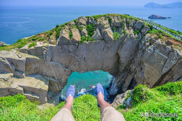 江浙地區海水最藍的大型列島，海鮮出名又是著名海釣勝地，漁山島