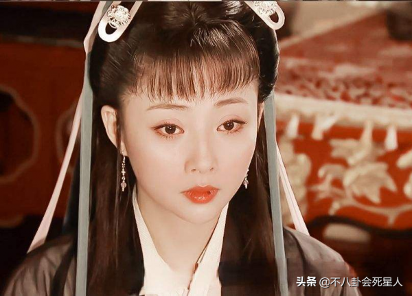 別再亂動臉上的痣了！這些中年女星把痣變成特色，個個有靈氣