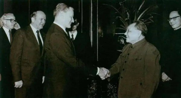 黨史百年天天讀 &CenterDot; 2月22日