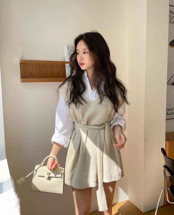 襯衫搭毛背心才是純欲天花板吧