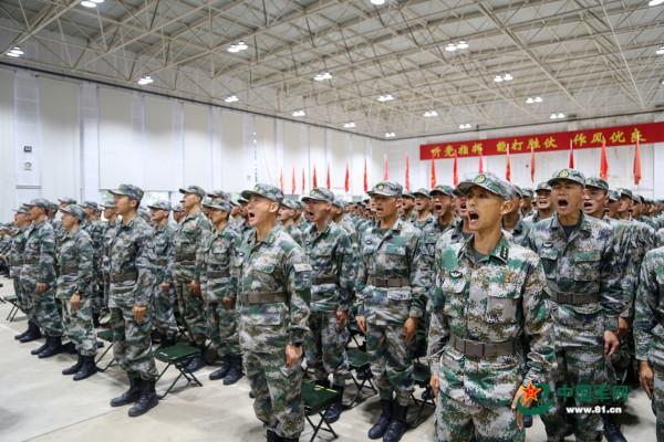 第81集團軍某合成旅:裝備換季走出“換油擦灰”舊模式 第81集團軍某合成旅:裝備換季走出“換油擦灰”舊模式