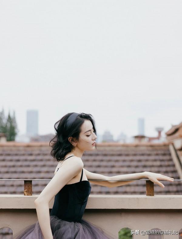 若你今年50歲,建議別留長卷發了,顯老!試試這3種短髮,真減齡 若你今年50歲,建議別留長卷發了,顯老!試試這3種短髮,真減齡