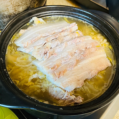 這道酸菜燉大骨太銷魂,連吃3天都不膩 這道酸菜燉大骨太銷魂,連吃3天都不膩