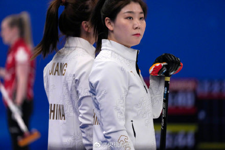 贏了！中國女子冰壺戰勝加拿大隊