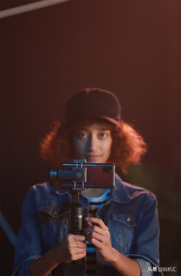 如何提升手機影片拍攝效果？一款SMOOTH 5就足夠了