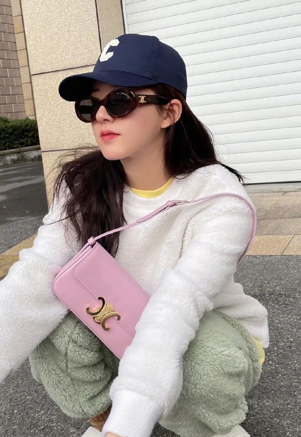 你的包包該換了！這4款百搭又好看，到哪都能背